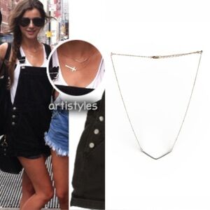 Urban Outfitters Delicate V Necklace - ASO as seen on Eleanor Calder in 2013